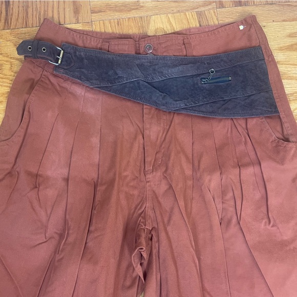 Women's Brown vintage pleated Straight Leg Pants - Picture 2 of 6